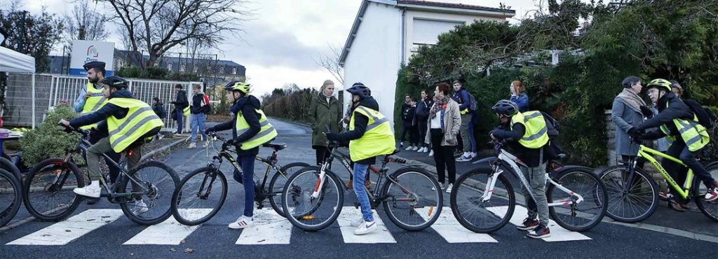 les-regles-de-securite-essentielles-pour-les-cyclistes-sur-route1